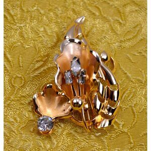 Vintage‎ Gold Tone Brooch Pendant Flower Shaped Clear Rhinestones 2"